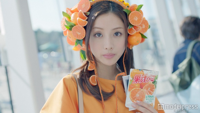 石原さとみがハイテンション!可愛さにスタッフも釘付け