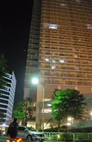 昨年10月にも同じ５階のトイレで…田園調布署、50代の警部補が拳銃自殺