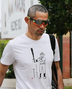 イチローがキャンプイン 前田はブルペンで４０球