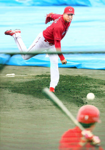 広島黒田41歳進化、新球チェンジアップでバット折り