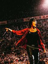 氷室京介、4月にBOφWY曲含む“完全”ベスト「もう一度向き合ってみたい」