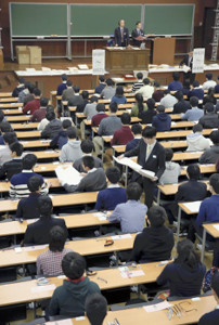 国公立大2次試験スタート…文系の志願者数増加 2016年02月25日 11時48分