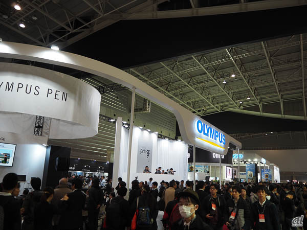 カメラと写真映像の総合イベント「CP+ 2016」開幕--店頭に並ぶ前の最新カメラをいち早く体験