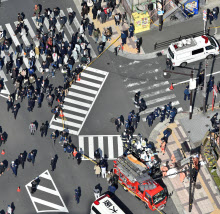 大阪・梅田の事故、運転男性死亡 歩行者1人死亡1人重体