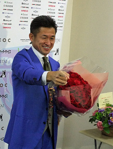 カズ、49歳の誕生日