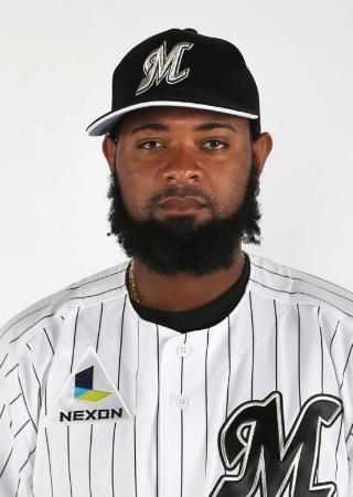 ロッテ・ナバーロが9日ぶり練習再開! デスパイネとも緊急合体