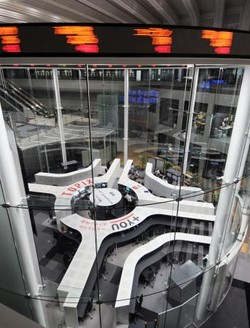 東証、終値は1万6960円 - 今年初3日続伸、混乱沈静化も
