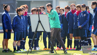 崖っ縁なでしこに“澤さん魂”注入!温かい言葉に宮間が涙