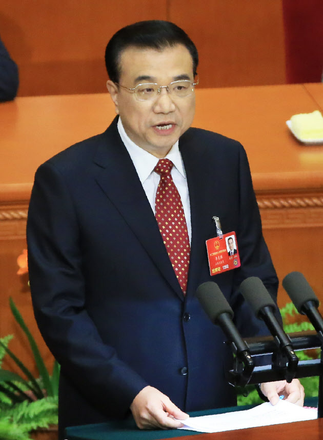 中国、年6.5％以上の成長めざす 全人代開幕