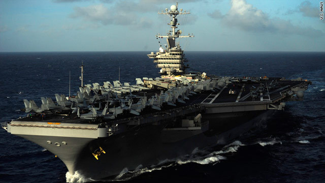 米空母が監視 周囲に中国軍艦多数