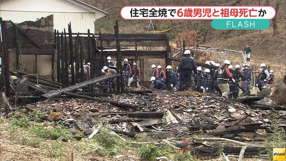 住宅全焼2人死亡 福島・川俣