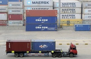 中国輸出、2月は前年比-25.4% 09年5月以降で最大の落ち込み