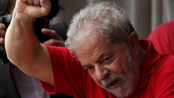 ブラジル前大統領を訴追 州検察、資金洗浄の疑いで