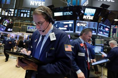 NY株、218ドル大幅反発 2カ月半ぶり高値 原油の底打ち期待
