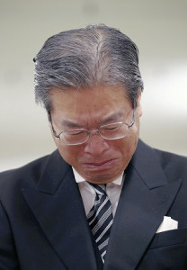自殺中3の両親に卒業証書…担任は式を欠席
