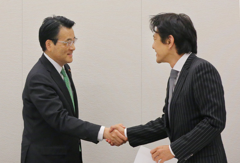 民主・維新:新党は「民進党」…「民主」20年で幕