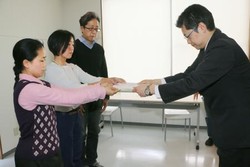 東電柏崎原発CMに避難者ら抗議 - 「都合いい情報のみ」