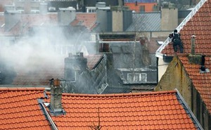 パリ同時攻撃の捜索中に銃撃戦、ベルギー首都で警官4人負傷
