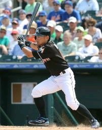 イチロー、42歳とは思えぬスピードでスタンドを沸かせる