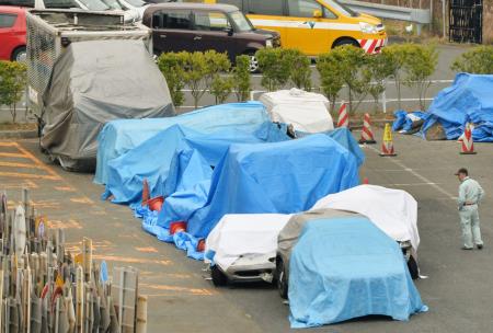 12台追突、炎上 2人死亡、71人けが