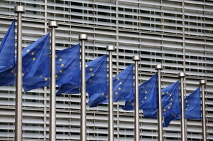 難民抑制へ新枠組み EU・トルコ合意、実効性が焦点