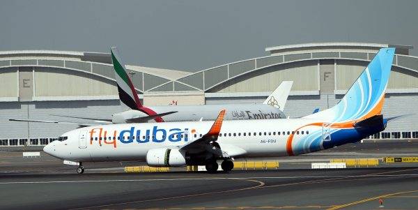 ロシアの旅客機墜落、乗員乗客61人死亡か テロ否定