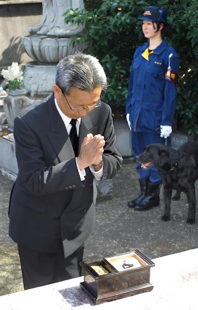 貢献に感謝、警察犬慰霊＝昨秋以降埋葬の４頭－警視庁
