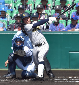 選抜高校野球:初出場明石商が8強 エース吉高が東邦完封