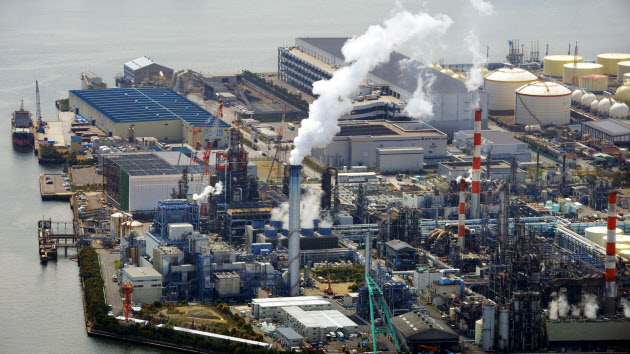 ２月の鉱工業生産6.2％低下 トヨタ減産も影響