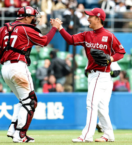 楽天・美馬、完封一番乗り〈３０日のパ・リーグ〉