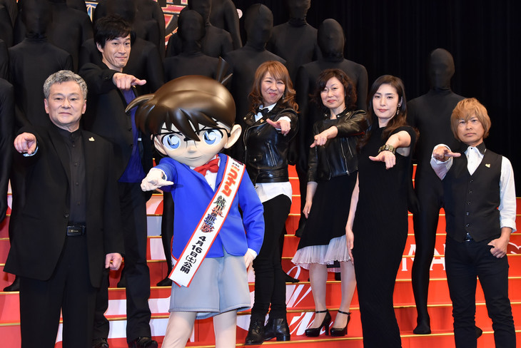 天海祐希、「名探偵コナン」イベントで池田秀一&古谷徹に口説かれ赤面