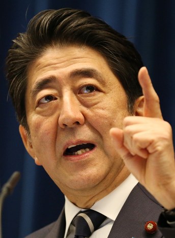 安倍首相:予算前倒し指示 事業費執行、上半期8割