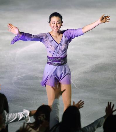 浅田・本田らが華麗な演技 フィギュアのエキシビション