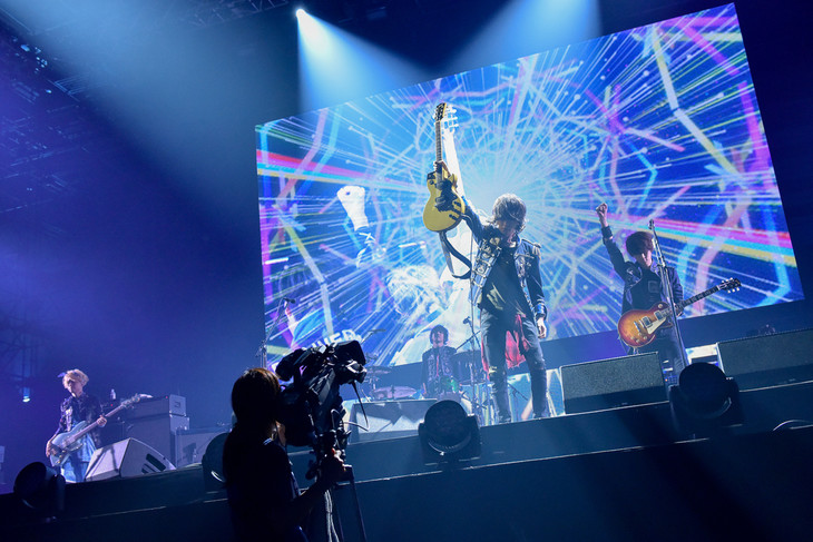 BUMP OF CHICKEN、光に満ちた初の京セラドームでツアー開幕