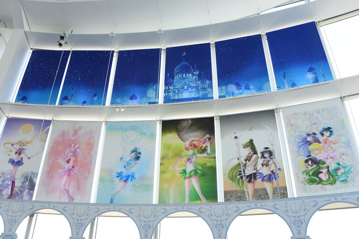 愛と正義のセーラームーン展、明日開幕!麻布十番を背に戦士と記念撮影