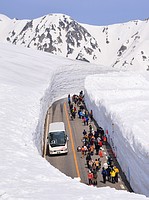 アルペンルート全線開通=「雪壁」例年より低め-富山
