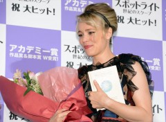 来日中のレイチェル・マクアダムス、被災者にメッセージ「胸を痛めています」