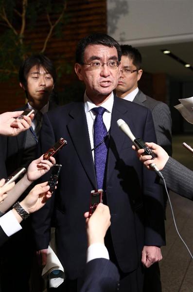 熊本地震 河野太郎防災担当相、救援物資「責任を持って届ける」 非常食90万食、粉ミルク1トン…