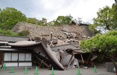 熊本城 13の重要文化財すべてに深刻な被害