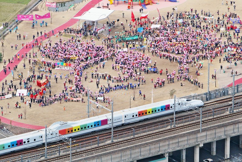 「祝!九州」新幹線CMで再び元気と応援を