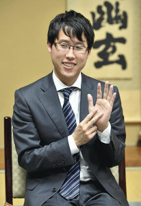 「究極的には世界で一番強くなりたい」 井山名人が会見