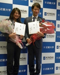 入江「自分のレースに集中」 山口「集大成になる」 母校・近大で五輪出場を報告/競泳