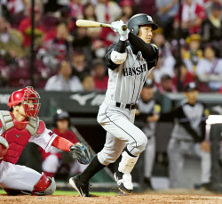 鳥谷 待望今季1号がV3ラン!自己最多6打点「思い切って」