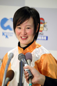 菜七子、東京1Rで落馬「すみません」頭部打撲などで騎乗見合わせ