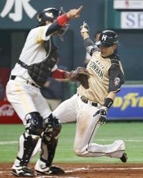 日本ハム、粘り勝ち…延長十回に中島が決勝スクイズ