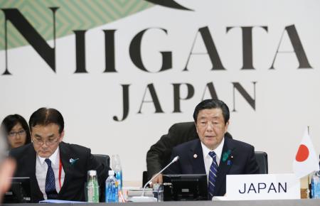 G7農相会合開幕 厳戒下、笑顔で歓迎 地元児童ら閣僚に花束 新潟