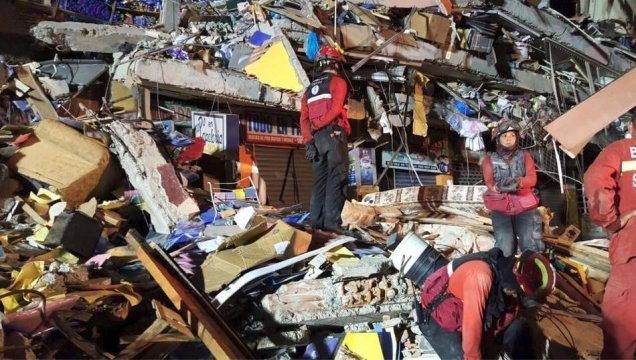 エクアドル地震 犠牲者654人に、復興財源確保へ増税も