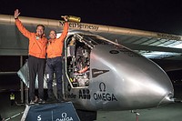 太平洋横断に成功=ソーラー飛行機、米加州到着