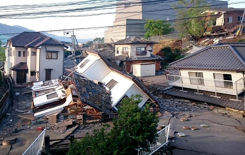 熊本県内住宅など4062件、倒壊「危険」判定 2016年04月25日 07時08分