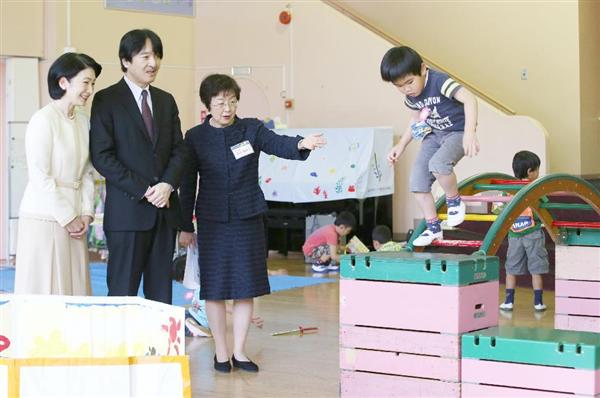 秋篠宮ご夫妻、幼稚園ご見学